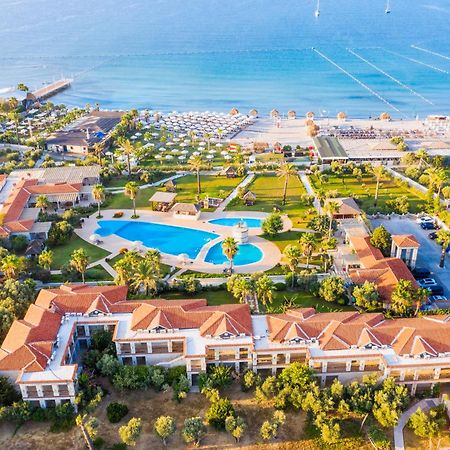 Alacati Beach Resort ภายนอก รูปภาพ