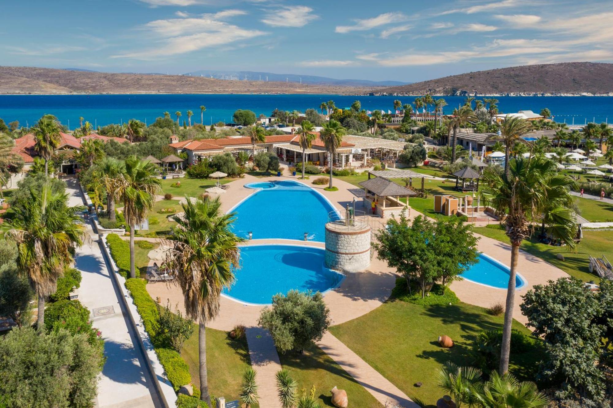 Alacati Beach Resort ภายนอก รูปภาพ